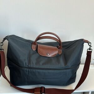 Longchamp Le Pilate Expandable Travel Nylon Weekender in Dark Grey